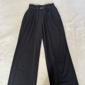 Alo yoga classic pants